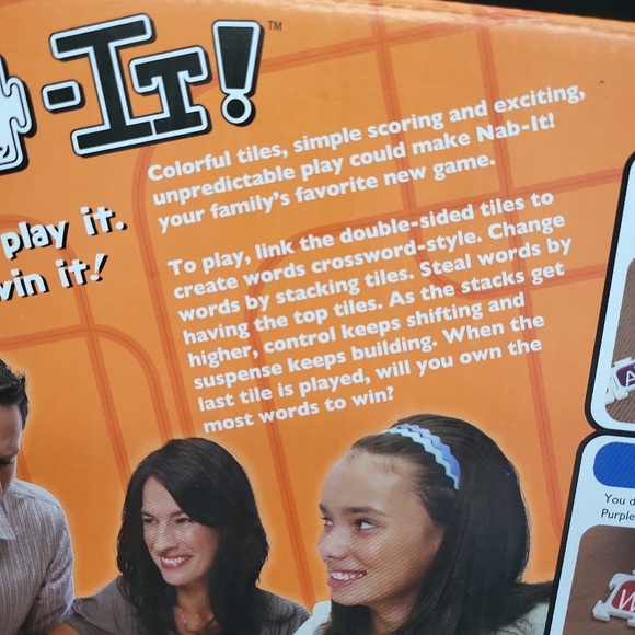 NEW 2009 Hasbro NAB-IT! The Family Game Of Stolen Words - Picture 5 of 8